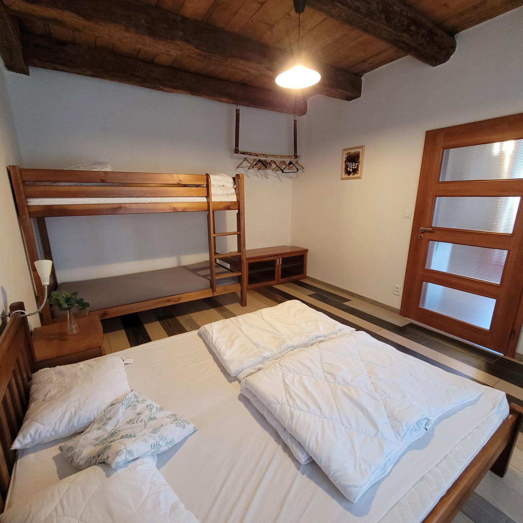 Chloumek Apartman Bela  Kültér fotó